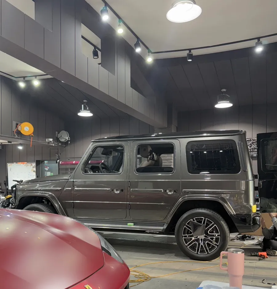 Mercedes-Benz G-Class vinyl wrap - Mercedes-Benz G-Class Vinyl Wrap Review: Color Change Cost photo 4