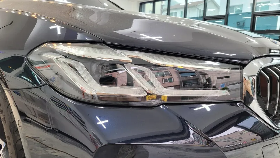 BMW 5 SeriesのヘッドライトPPF施工事例|費用目安・仕上がり 施工写真 2-2