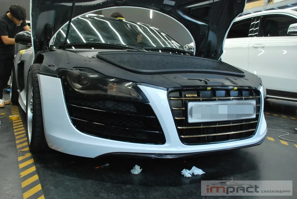 Audi R8のカーラッピング事例｜費用目安・仕上がり 施工写真 1-3