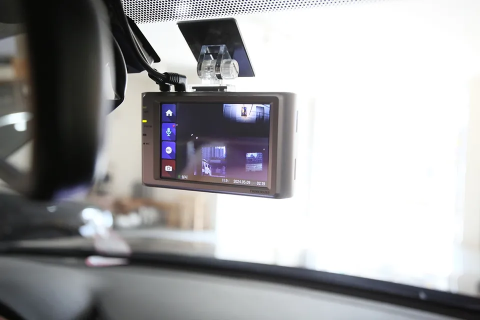 BMW X5 dash cam - BMW X5 Dash Cam Installation Review — Parking Mode photo 4