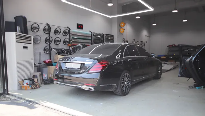 Mercedes-Benz S-Class W222 body kit - Mercedes-Benz W222 S63 AMG Conversion Review photo 4