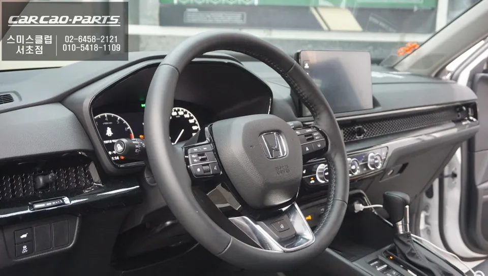 Honda CR-V steering wheel - Honda CR-V Custom Steering Wheel Installation Review photo 3