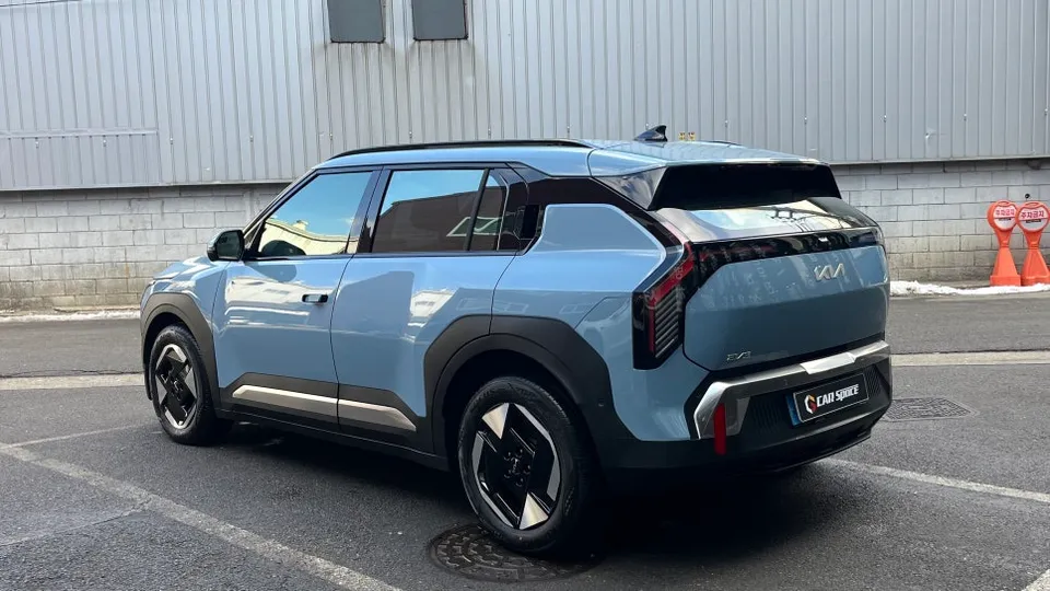 Kia EV3 new car package - Kia EV3 New Car Package Review: Frost Blue with V-KOOL K Tint photo 3