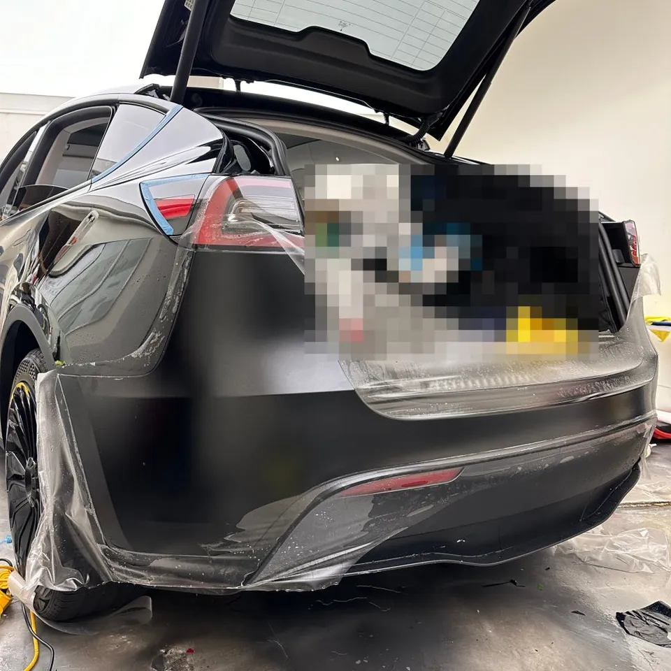Tesla Model Yの無光沢PPF施工事例|高級感と保護を両立 施工写真 1-3