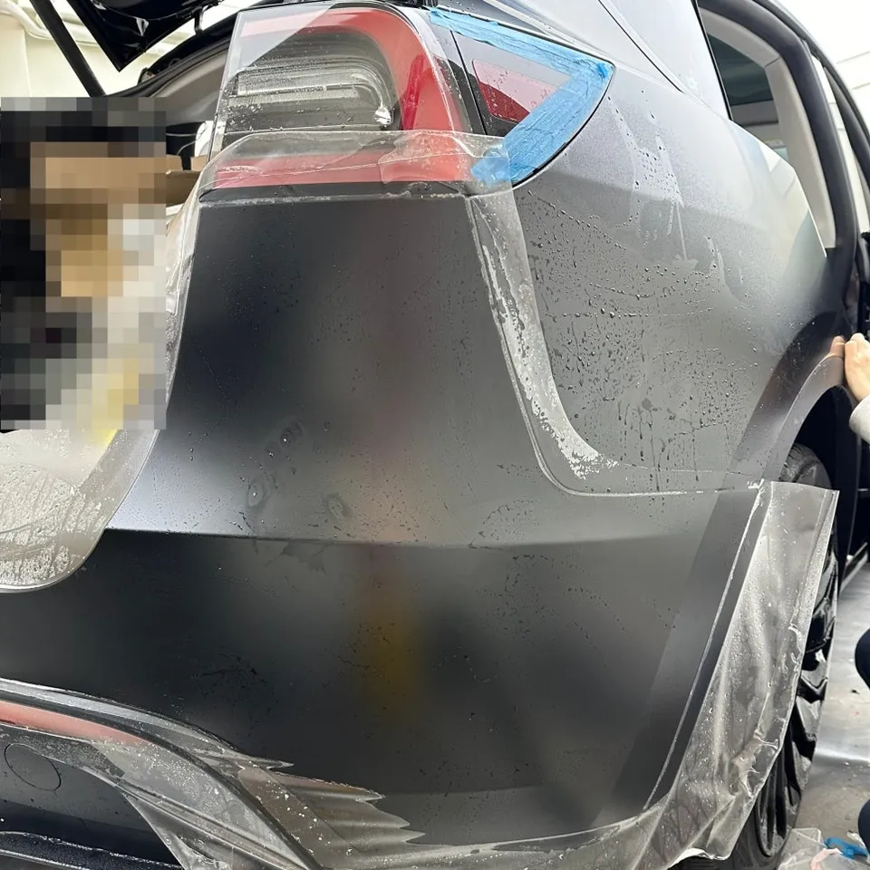 Tesla Model Yの無光沢PPF施工事例|高級感と保護を両立 施工写真 2-3