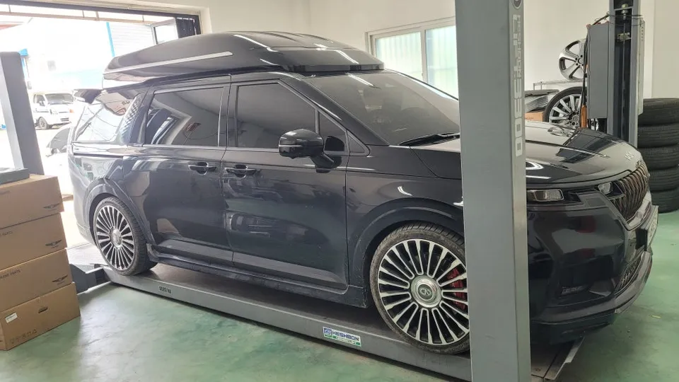 Kia Carnival Hi-Limousineのホイールリペア・塗装事例 写真