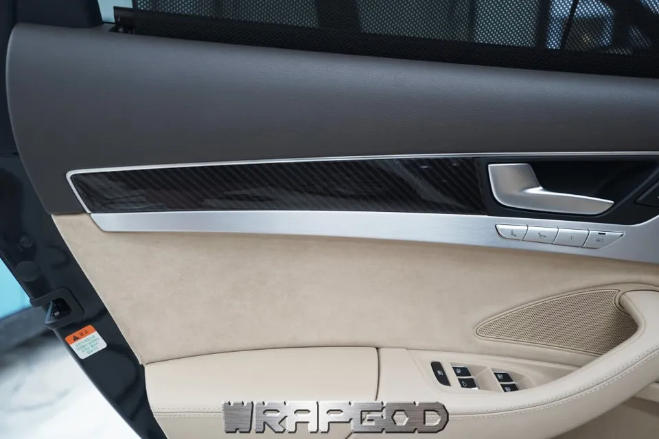 Audi A8のカーラッピング事例｜高級感を高めるカスタム 施工写真 3-3
