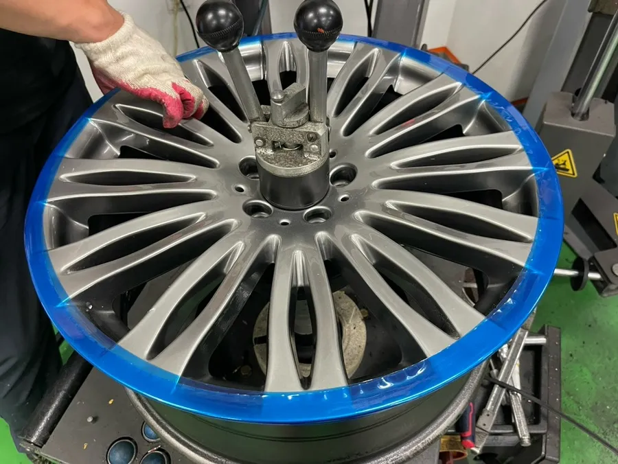 Mercedes-Benz S560 W222 wheel repair - Mercedes-Benz S560 Wheel Repair Review: Diamond Cut Restoration photo 4