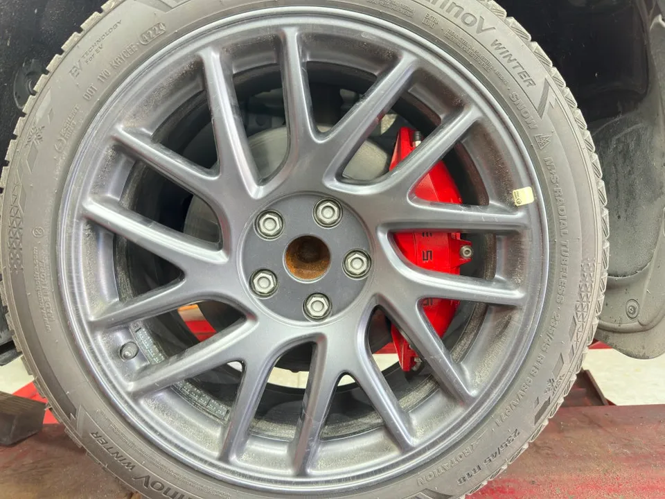 Tesla Model 3のホイールリペア・塗装事例 施工写真 2