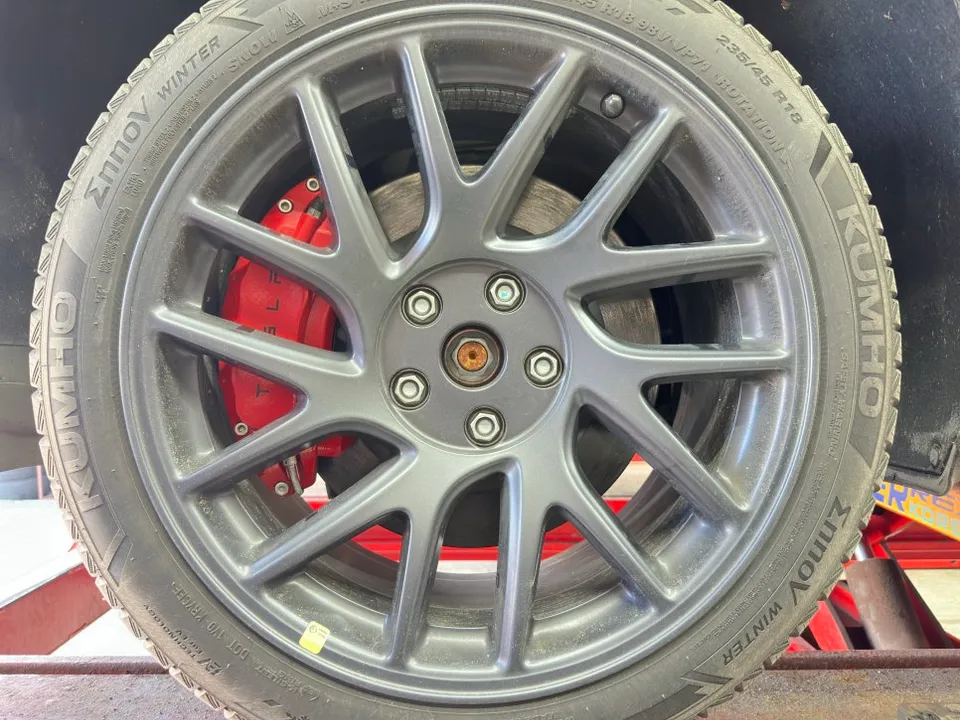 Tesla Model 3のホイールリペア・塗装事例 施工写真 4