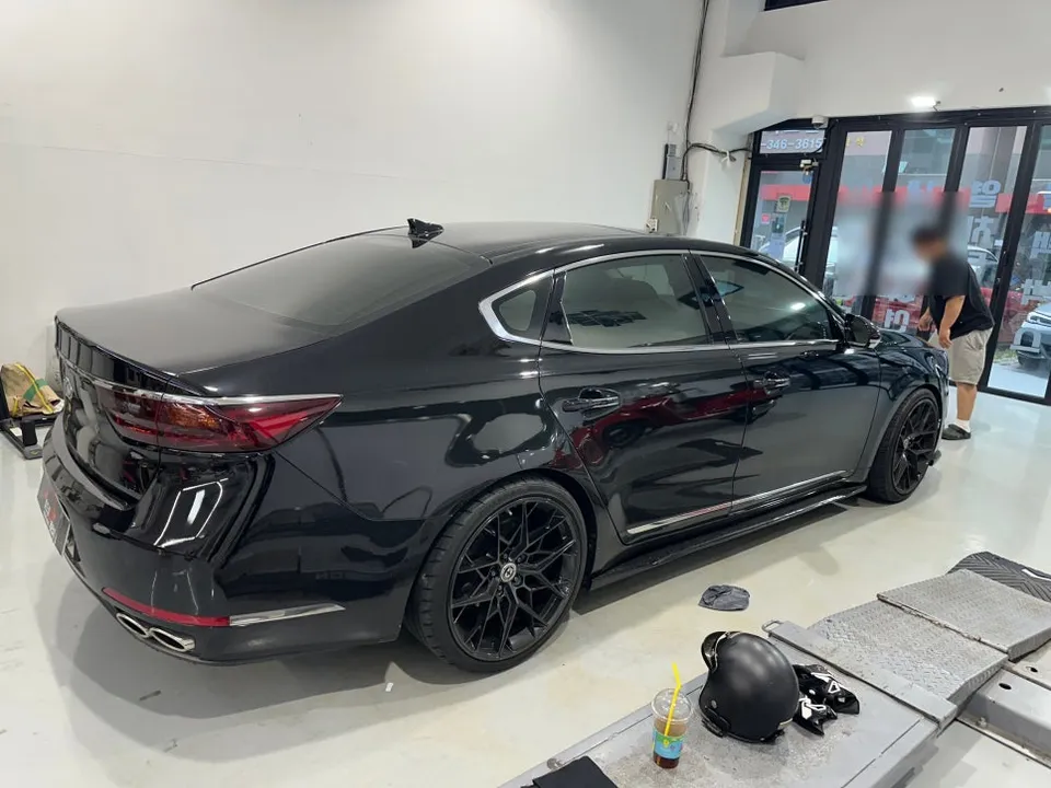 Kia K7 YGのカーフィルム施工事例｜費用目安・仕上がり 施工写真 1-2