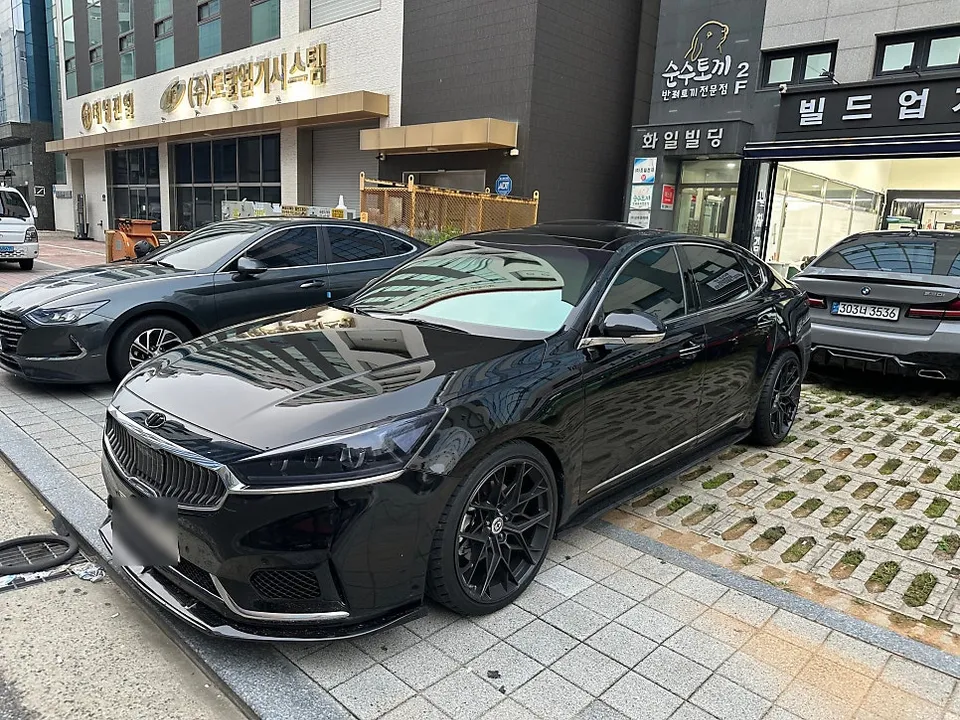 Kia K7 YGのカーフィルム施工事例｜費用目安・仕上がり 施工写真 2-3