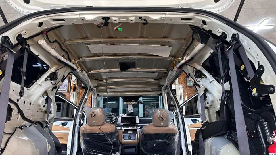 Kia Carnival ambient lighting - Kia Carnival Ambient Lighting Review: Cost & Results photo 4