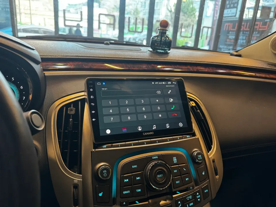 GMのAndroid Auto・CarPlay取付事例 施工写真 4-1