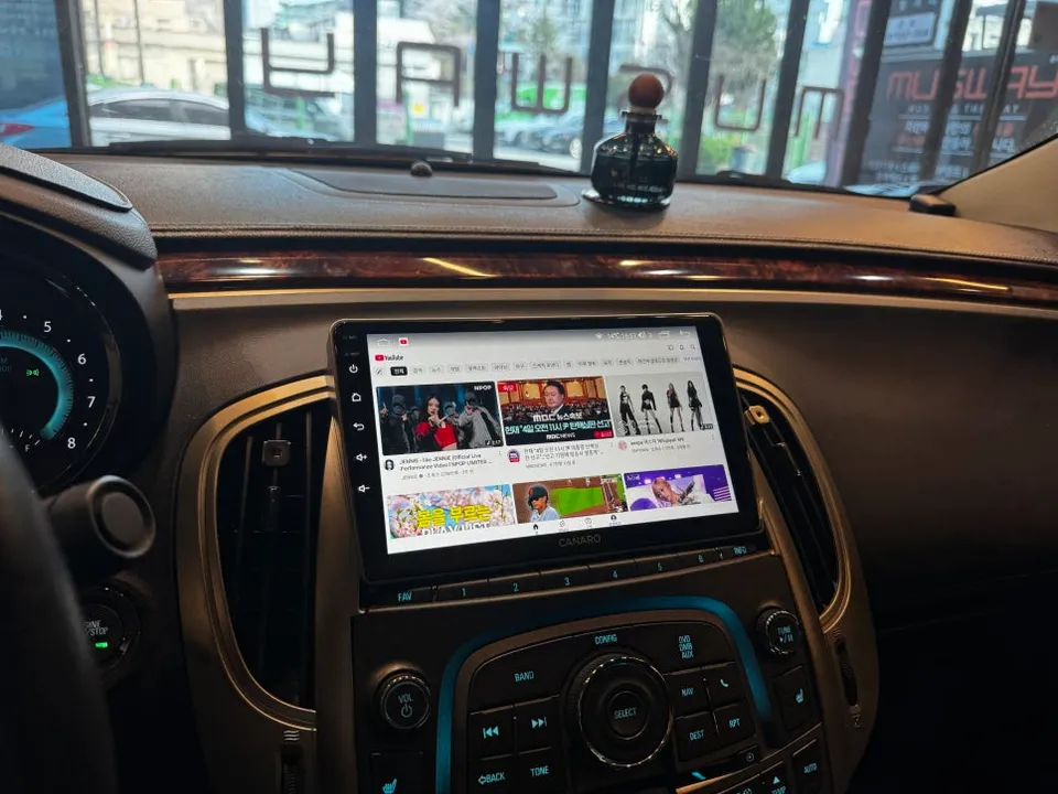 GMのAndroid Auto・CarPlay取付事例 施工写真 3-2