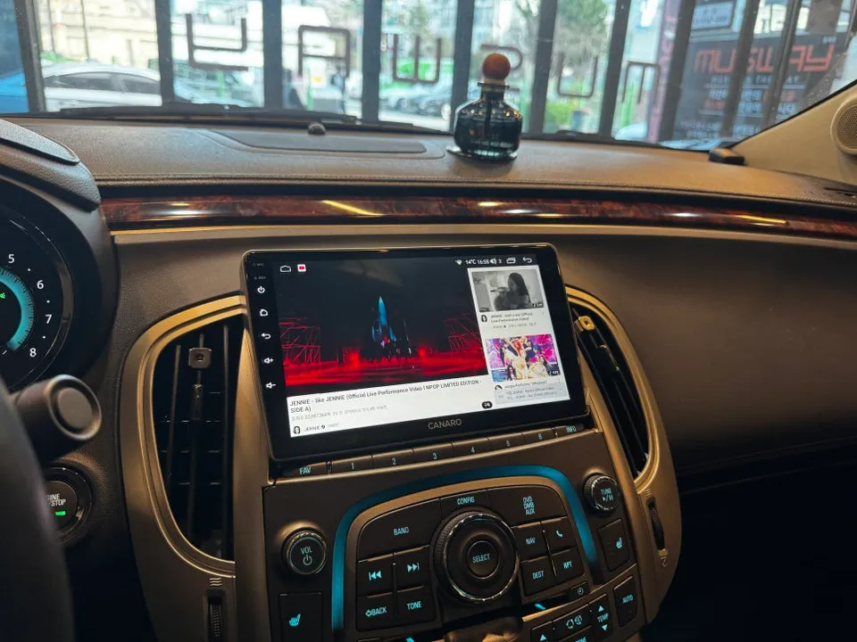 GMのAndroid Auto・CarPlay取付事例 施工写真 4-2