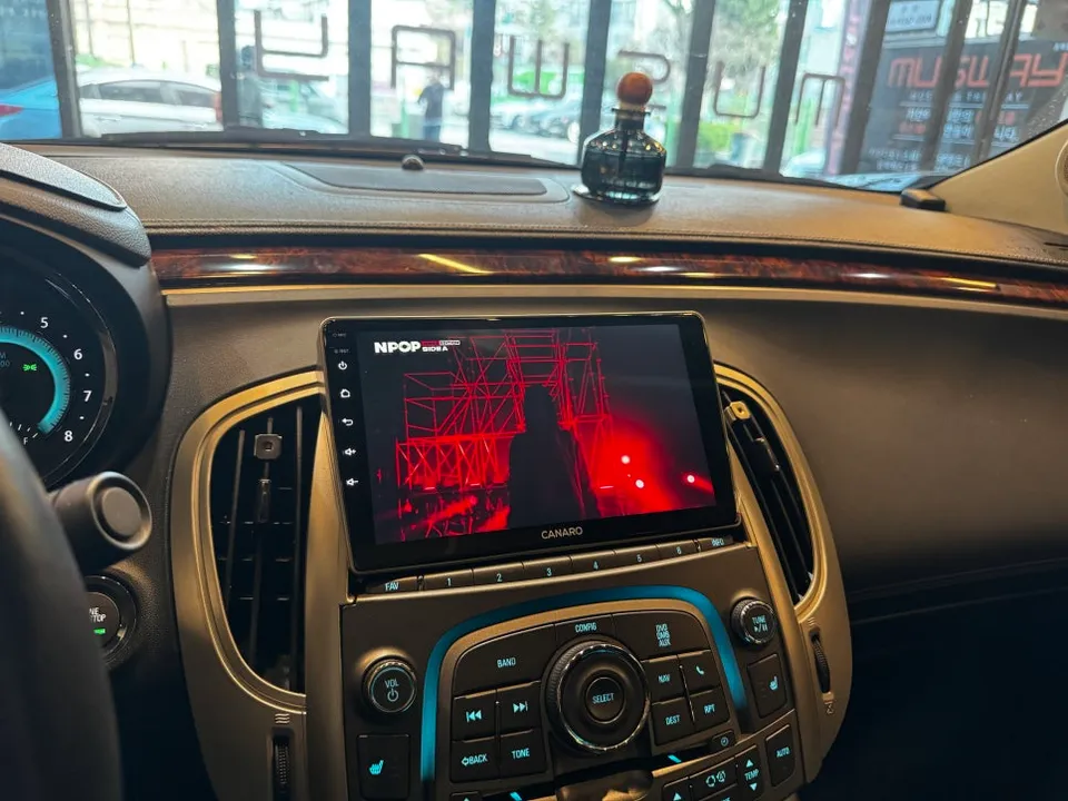 GMのAndroid Auto・CarPlay取付事例 施工写真 1-3