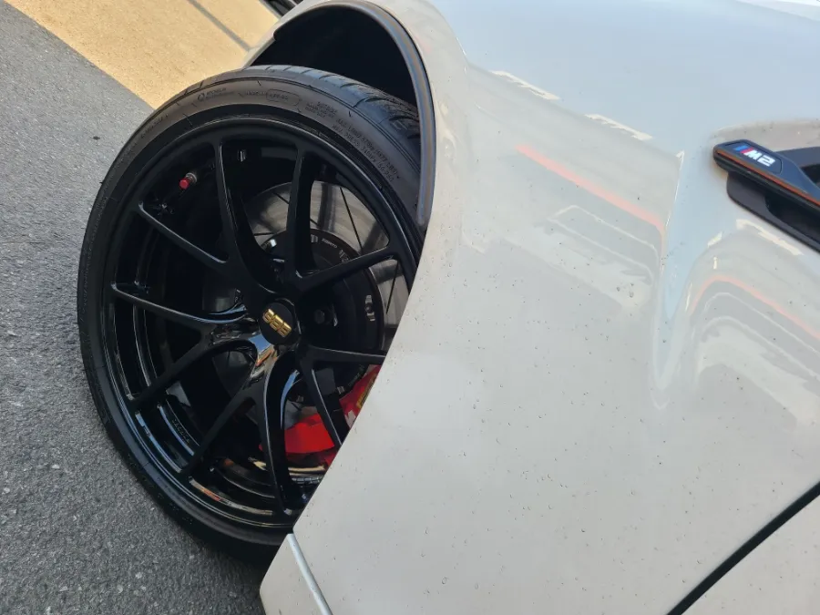 BMW M2 wheel repair - BMW M2 Wheel Repair & Painting Review: Glossy Black Finish photo 4