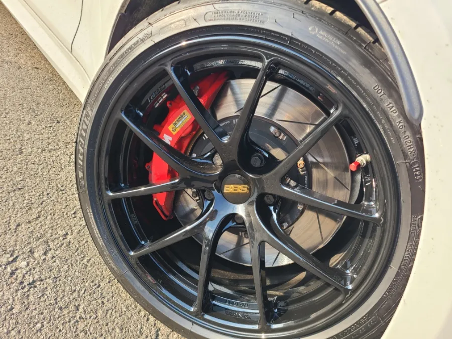 BMW M2 wheel repair - BMW M2 Wheel Repair & Painting Review: Glossy Black Finish photo 5