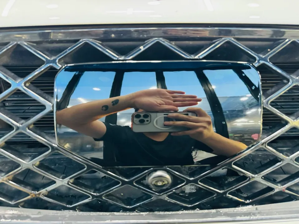 Genesis G80 PPF施工事例｜費用目安と仕上がり 施工写真 2-3