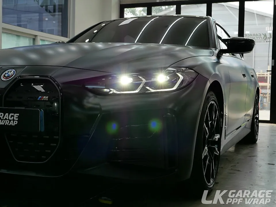 BMW M5のカーラッピング事例 施工写真 1-3