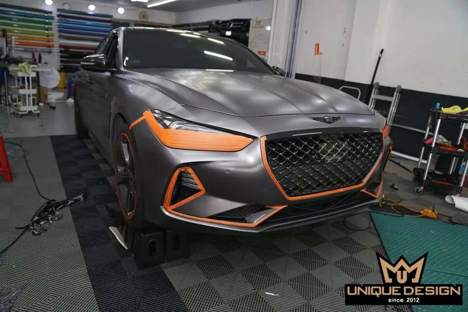 Genesis G70のカーラッピング事例|傷修理と再施工 施工写真 4-1
