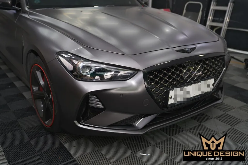 Genesis G70のカーラッピング事例|傷修理と再施工 施工写真 1-2