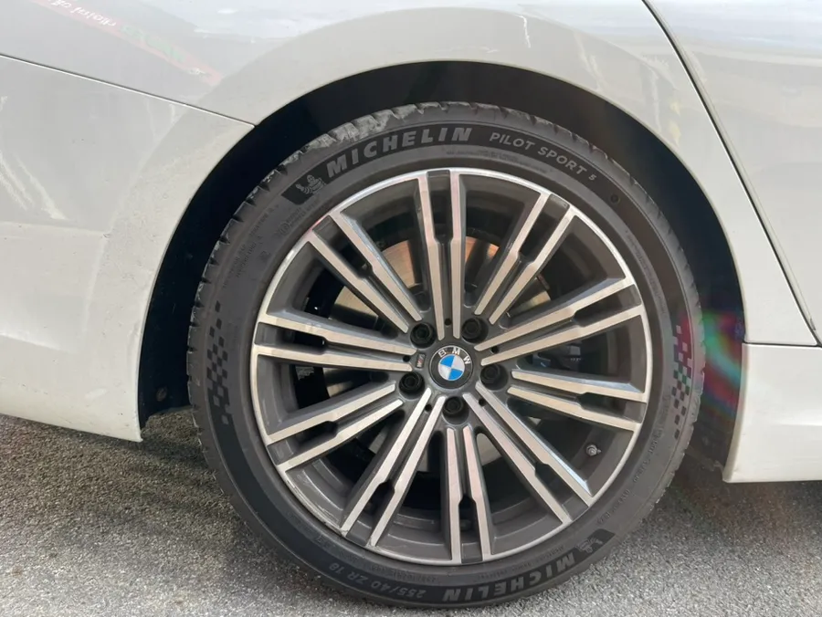 BMW 3 Series G20のホイールリペア・塗装事例 施工写真 2-2