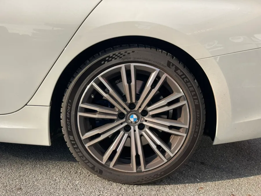 BMW 3 Series G20のホイールリペア・塗装事例 施工写真 4-2