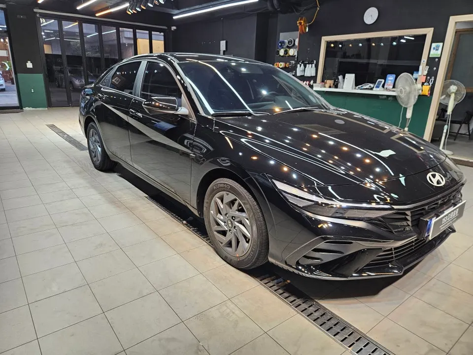 Hyundai Elantra CN7のガラスコーティング事例｜費用目安と仕上がり 施工写真 3-1