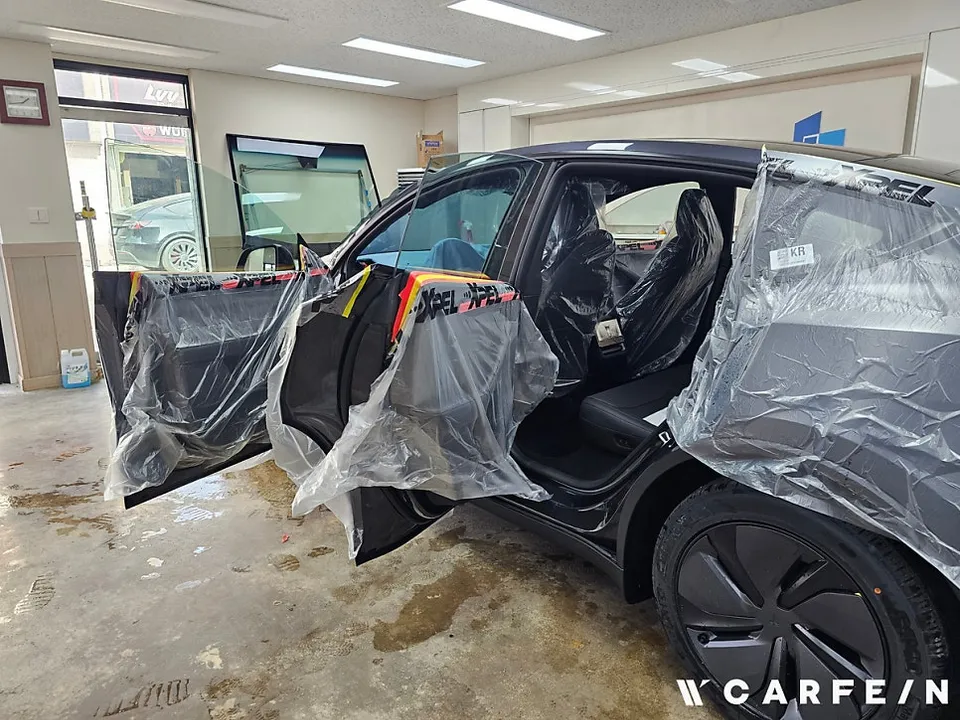 Tesla Teslaのカーフィルム施工事例｜費用目安と仕上がり 施工写真 4