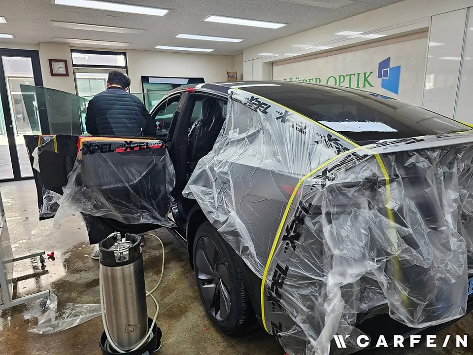 Tesla Teslaのカーフィルム施工事例｜費用目安と仕上がり 施工写真 6