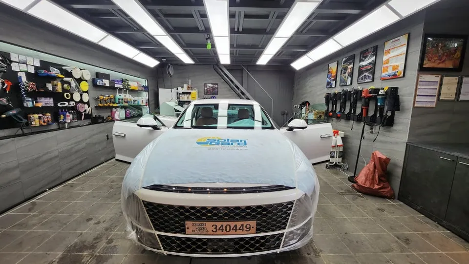 Hyundai Azeraのドラレコ取付事例|費用目安と仕上がり 施工写真 2-2