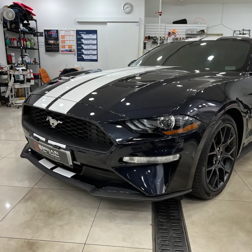 Ford Mustangのカーラッピング事例|費用目安・仕上がり 施工写真 2-3