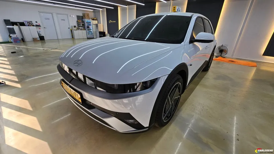 Hyundai IONIQ 5 Ambient Lighting Review — Enhanced Interior Mood photo 2