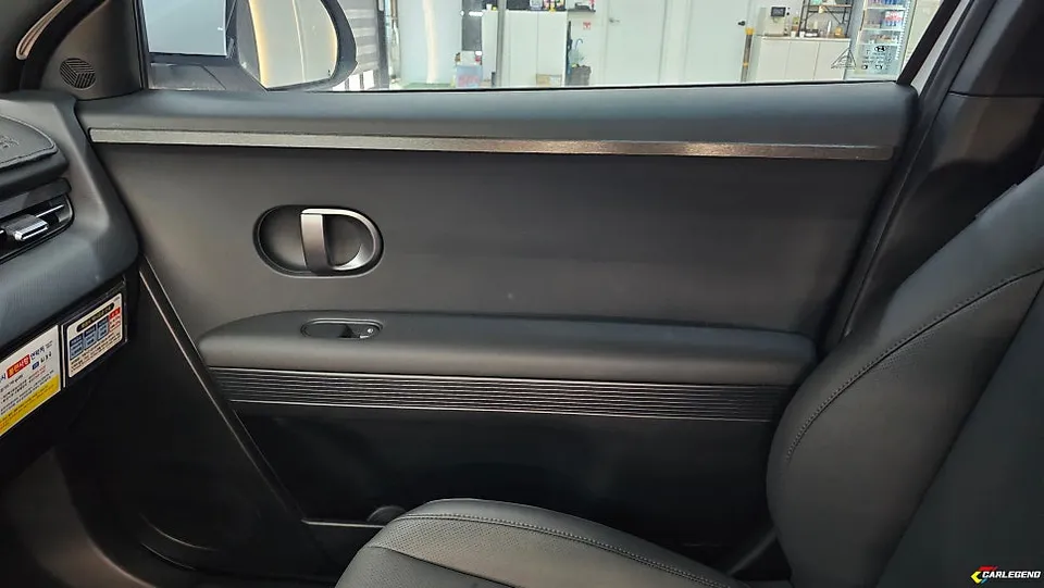 Hyundai IONIQ 5 ambient lighting - Hyundai IONIQ 5 Ambient Lighting Review — Enhanced Interior Mood photo 3