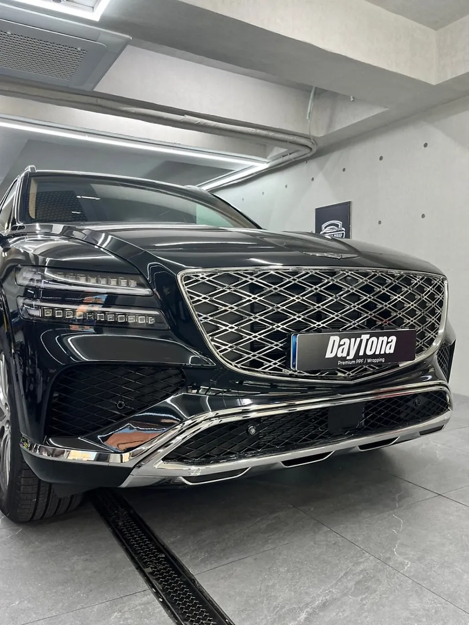 Genesis GV80 vinyl wrap - Genesis GV80 Chrome Delete Wrap Review — Enhanced Luxury photo 4
