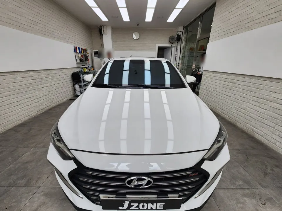Hyundai Elantraのドラレコ取付事例｜費用目安・仕上がり 写真