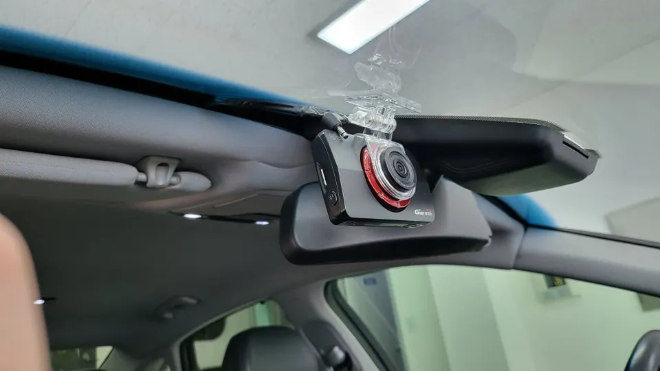 Hyundai Grandeur IG dash cam - Hyundai Grandeur IG Dash Cam Installation Review photo 4