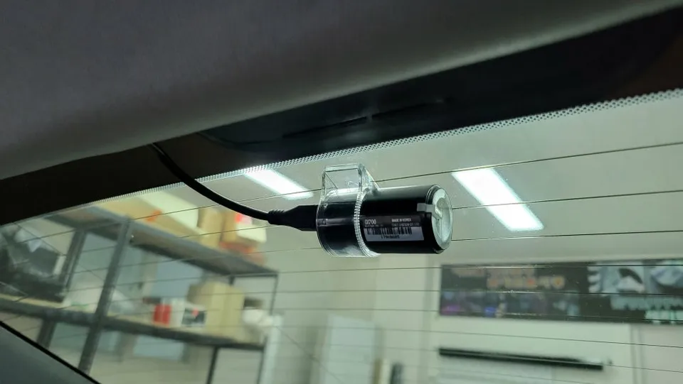 Hyundai Grandeur IG dash cam - Hyundai Grandeur IG Dash Cam Installation Review photo 5