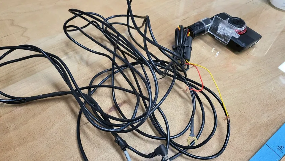 Hyundai Grandeur IG dash cam - Hyundai Grandeur IG Dash Cam Installation Review photo 8