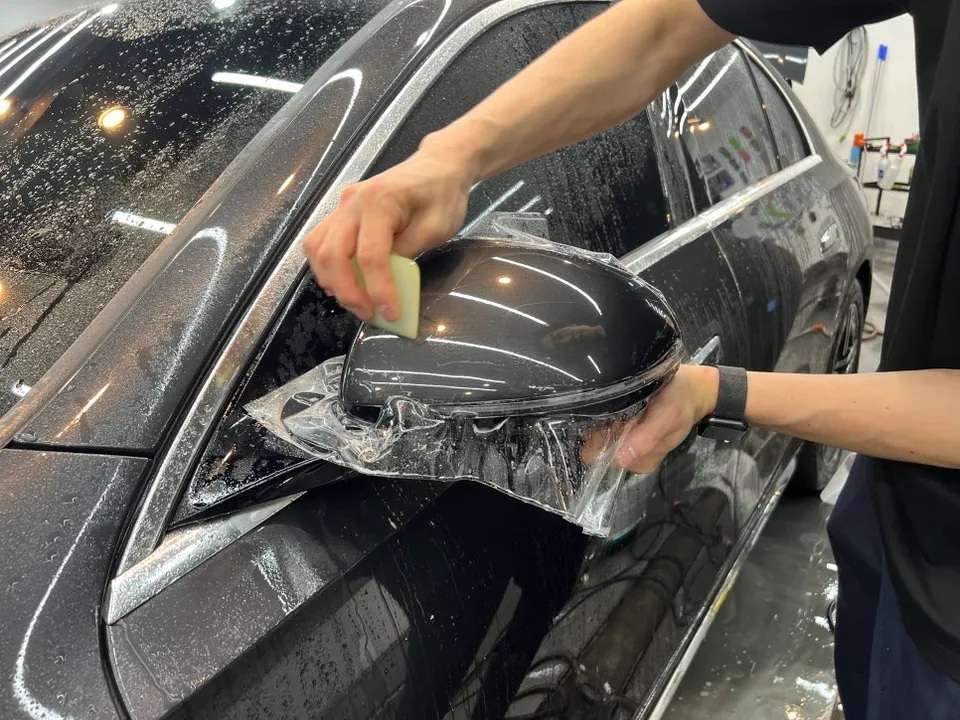 Mercedes-Benz Eクラス W214 PPF施工事例｜費用目安と仕上がり 施工写真 1-3