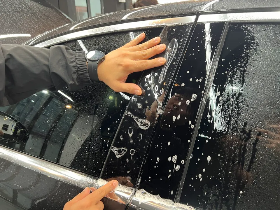Mercedes-Benz Eクラス W214 PPF施工事例｜費用目安と仕上がり 施工写真 2-3