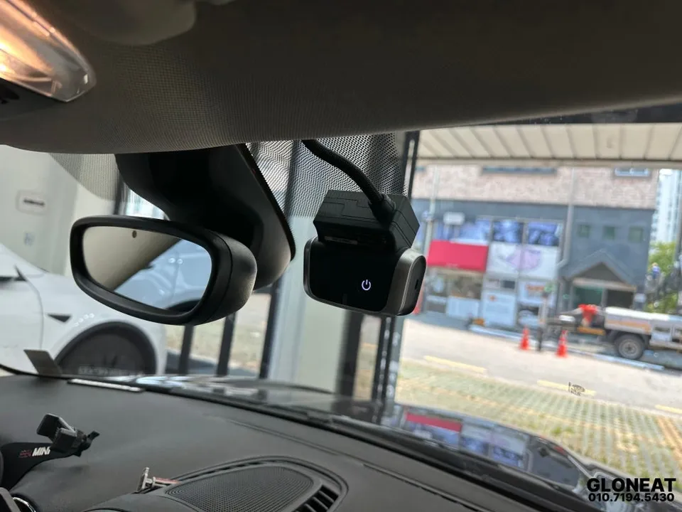 MINI Countryman Dash Cam Installation Review photo 4