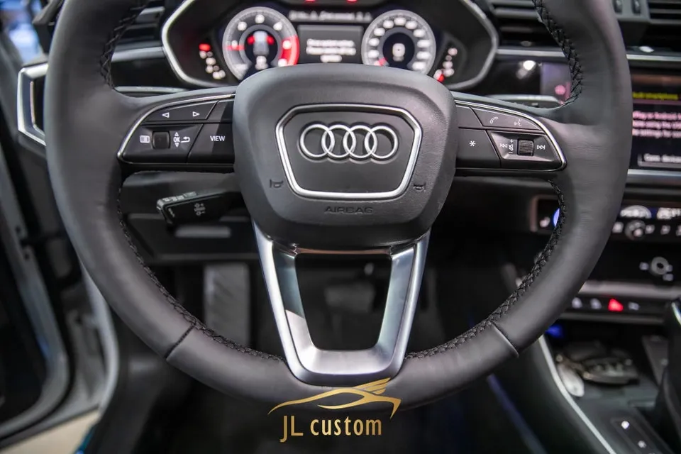 Audi Q3 steering wheel - Audi Q3 Custom Steering Wheel Review — Enhanced Winter Comfort photo 3