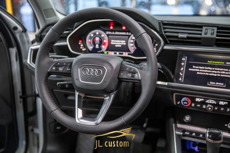 Audi Q3 steering wheel - Audi Q3 Custom Steering Wheel Review — Enhanced Winter Comfort photo 5