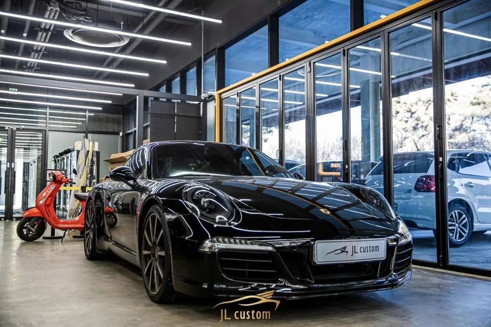 Porsche 911 Heated Steering Wheel Upgrade Review photo 1