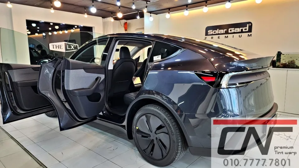 Tesla Model Yのカーフィルム施工事例|費用目安・仕上がり 施工写真 2-1
