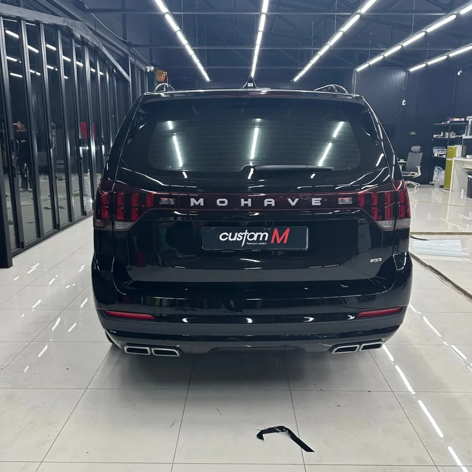 Kia Mohaveのカーラッピング事例|クロームパーツの黒化 施工写真 2-3