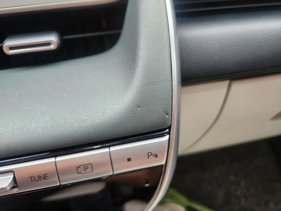 Hyundai IONIQ 5 Interior Restoration Review — Restored photo 2